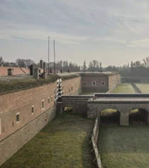 Pamětník Terezín - Malá pevnost - brána