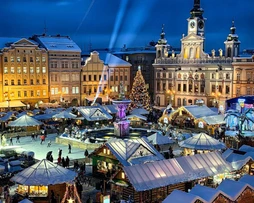 Českobudějovický Advent - řemeslné trhy, vyhlídkové kolo, kluziště, adventní program