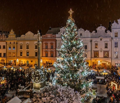 Rozsvícení vánočního stromu na náměstí v Pardubicích